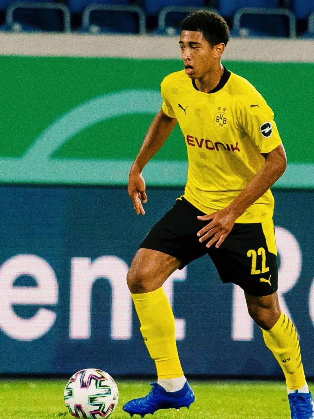 包含里程碑夜!阿斯顿维拉临场应变,德国杯今夜刷纪录,球迷炸锅,控场能力受关注的词条 包含里程碑夜!阿斯顿维拉临场应变,德国杯今夜刷纪录,球迷炸锅,控场能力受关注的词条