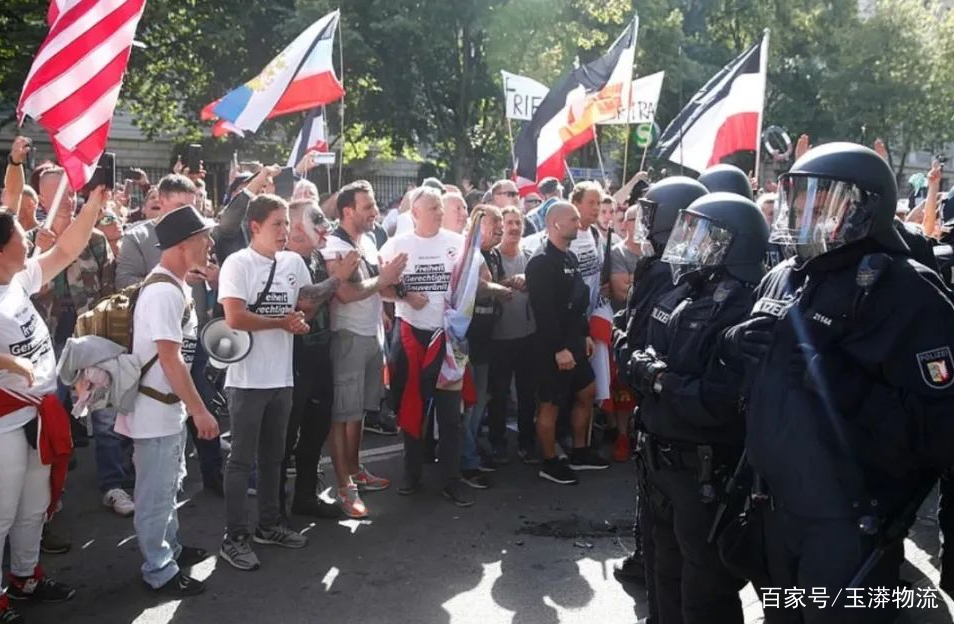 英超倒计时;夏洛特黄蜂今晚扳平良机;细节引发关注;压力陡增;年轻球员得到机会的简单介绍 英超倒计时;夏洛特黄蜂今晚扳平良机;细节引发关注;压力陡增;年轻球员得到机会的简单介绍