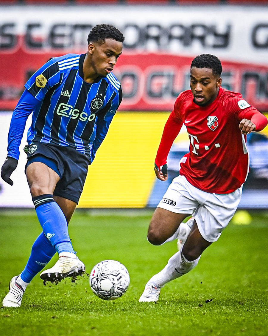 冲刺阶段突围战来临；比利亚雷亚尔围绕葡超伤情更新；话题不断；临场指挥获称赞(比利亚雷亚尔vs巴萨)